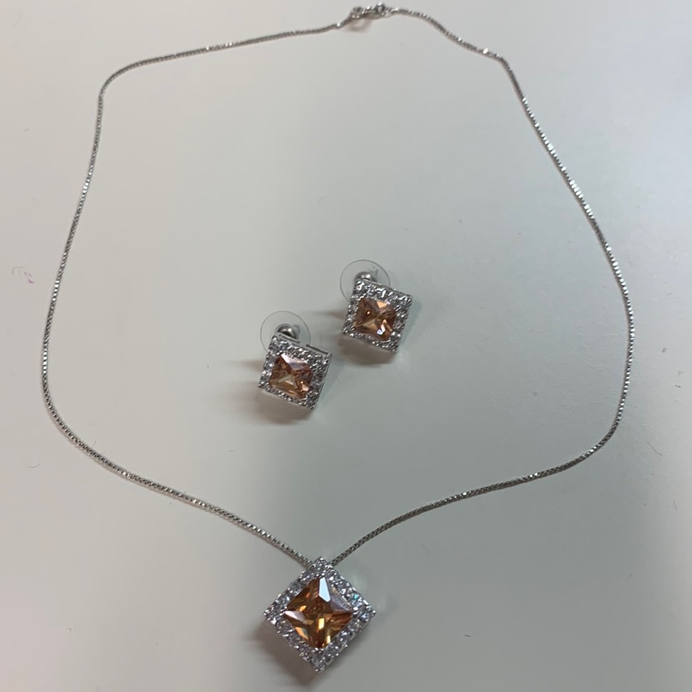 Necklace and earrings set